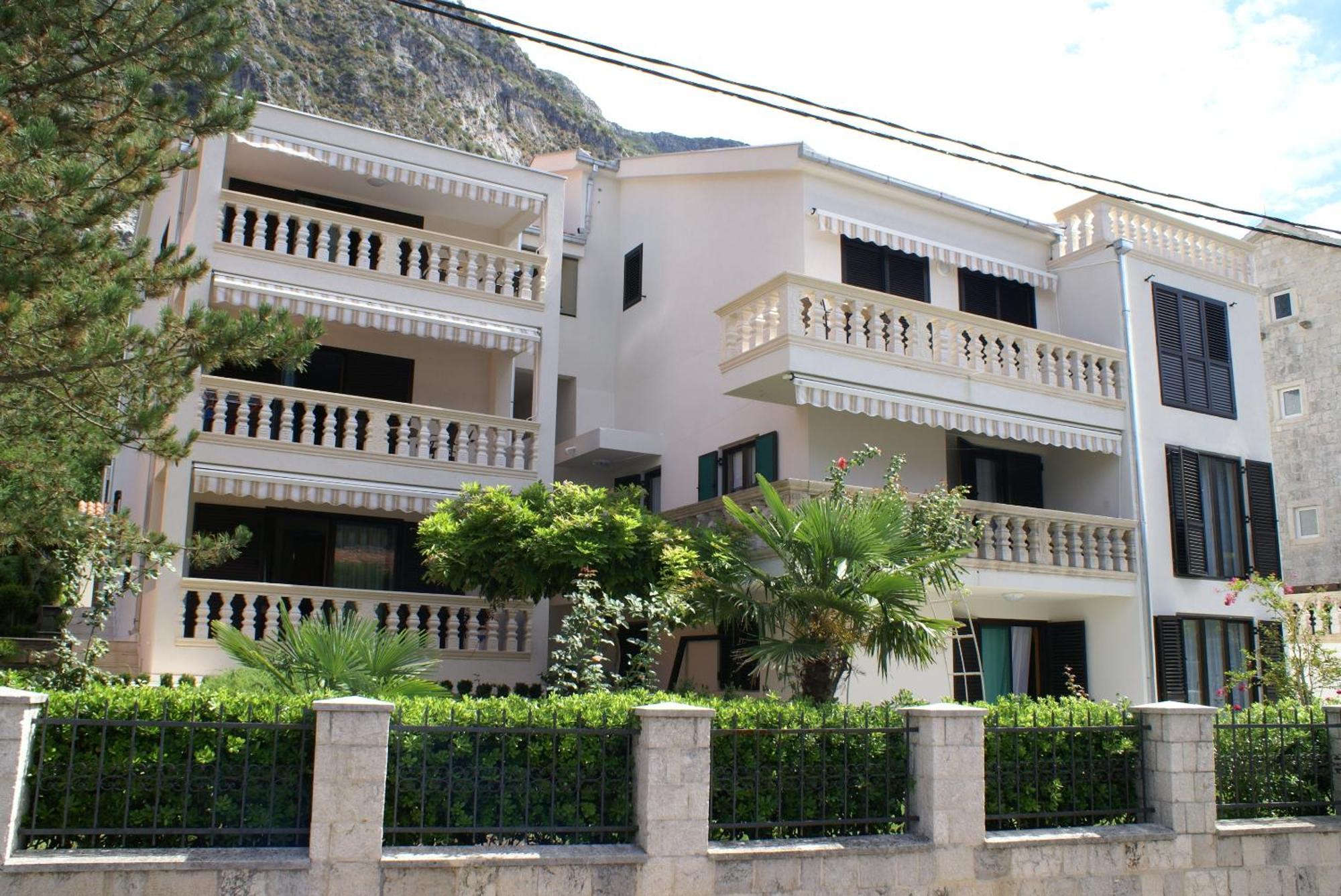 Apartments Radulovic Cattaro Esterno foto